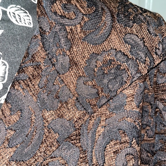 House of Der’eon size large brown & black brocade jacket , rabbit fur trim - Picture 5 of 16